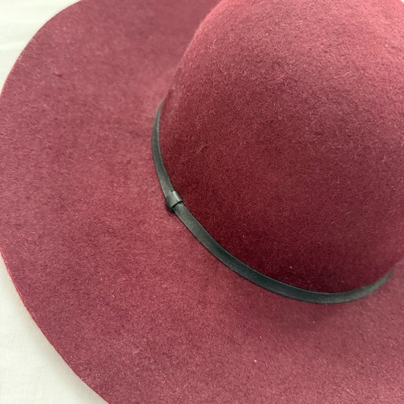 Burgundy Wool Wide-Brim Floppy Hat • Universal Thread - Picture 2 of 4